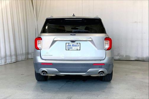 Iconic Silver Metallic 2021 Ford Explorer Limited