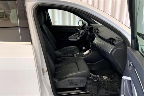 2024 Audi Q3 Premium 45 TFSI S line quattro Tiptronic