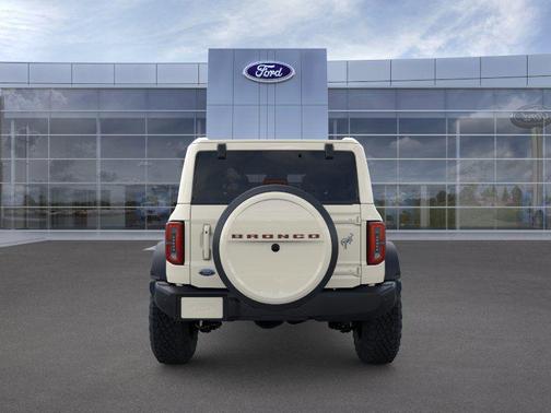 Wimbledon White 2026 Ford Bronco Outer Banks