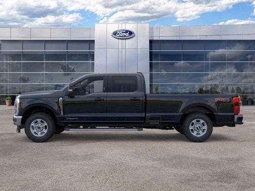Agate Black Metallic 2026 Ford F-350 XLT