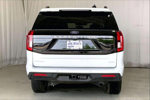 Space Silver Metallic 2025 Ford Expedition Max Active 4x2