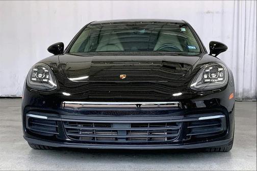2018 Porsche Panamera 4