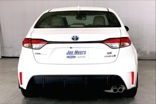 Ice Cap 2024 Toyota Corolla Hybrid SE