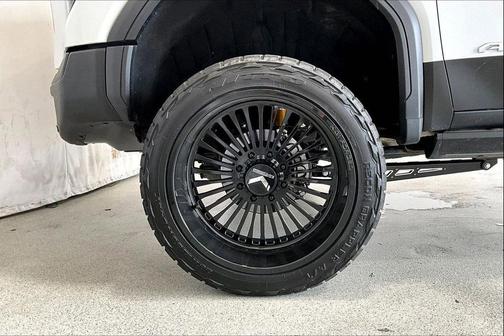 Summit White 2024 GMC Sierra 2500 AT4X