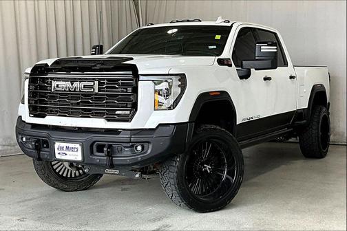 Summit White 2024 GMC Sierra 2500 AT4X