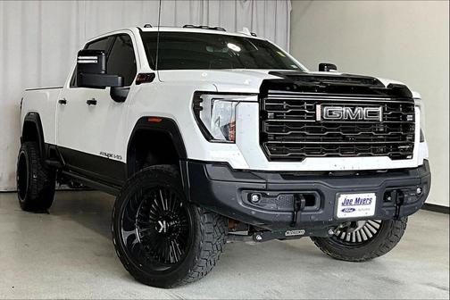 Summit White 2024 GMC Sierra 2500 AT4X