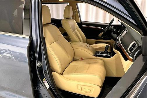 2019 Toyota Highlander Limited Platinum