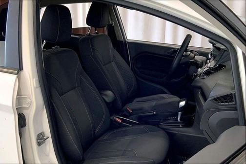 White Platinum Metallic Tri-Coat 2019 Ford Fiesta SE