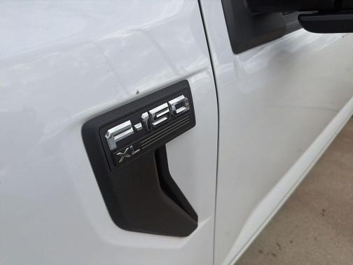 Oxford White 2022 Ford F-150 XL