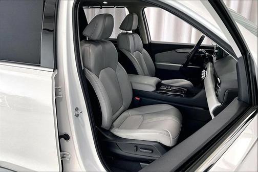 2024 Honda Pilot Touring 8-Passenger