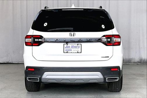 2024 Honda Pilot Touring 8-Passenger