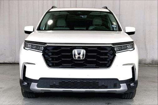 2024 Honda Pilot Touring 8-Passenger