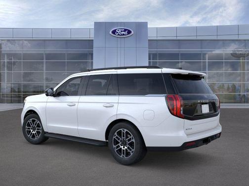 Star White Metallic Tri-Coat 2025 Ford Expedition Active