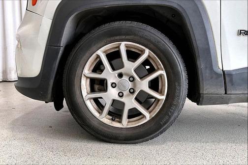 Alpine White Clearcoat 2020 Jeep Renegade Latitude