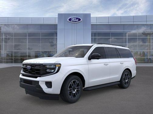 Star White Metallic Tri-Coat 2026 Ford Expedition Active