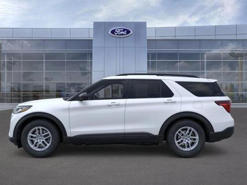 Star White Metallic Tri-Coat 2026 Ford Explorer Active