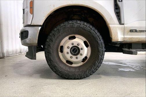 Oxford White 2024 Ford F-350 XLT