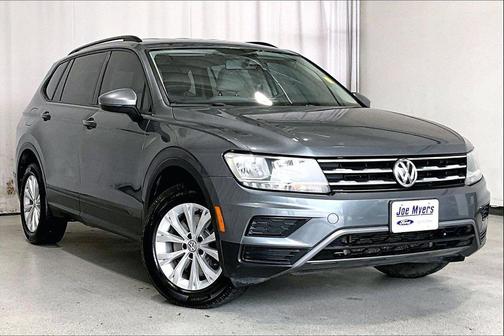 Platinum Gray Metallic 2018 Volkswagen Tiguan 2.0T S