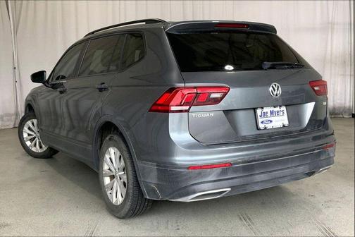 Platinum Gray Metallic 2018 Volkswagen Tiguan 2.0T S