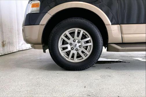 Tuxedo Black Metallic 2013 Ford Expedition XLT