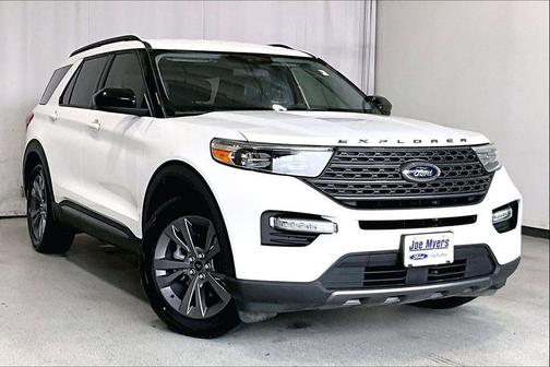 Star White Metallic Tri-Coat 2022 Ford Explorer XLT