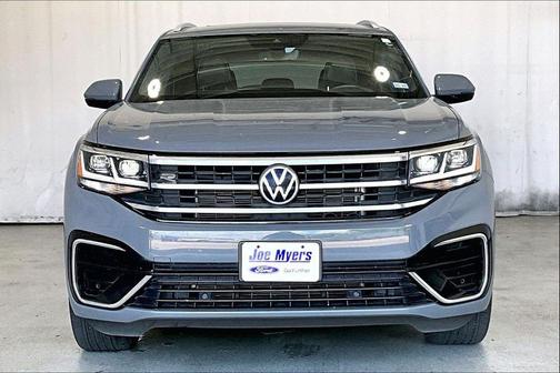 Gray 2022 Volkswagen Atlas Cross Sport 2.0T SEL