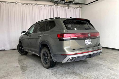 2024 Volkswagen Atlas 2.0T SE w/Technology 4MOTION
