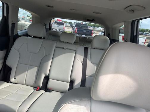 Glacial White Pearl 2025 Kia Telluride EX