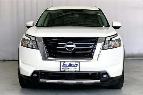 2022 Nissan Pathfinder SL 4WD
