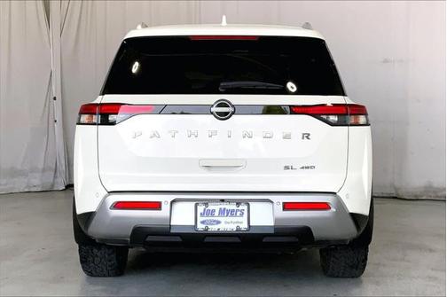 2022 Nissan Pathfinder SL 4WD