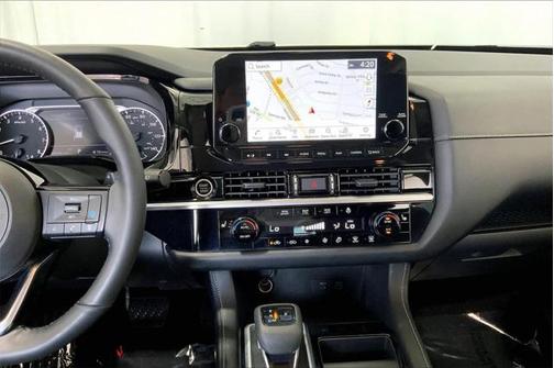 2022 Nissan Pathfinder SL 4WD