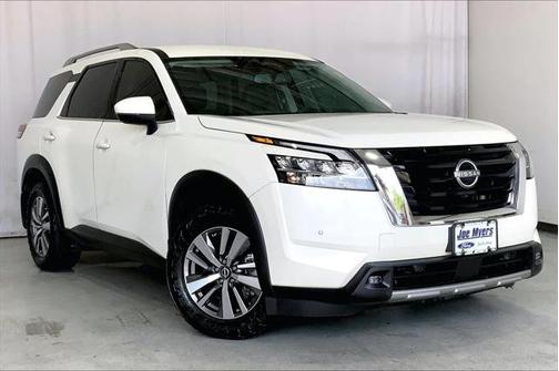 2022 Nissan Pathfinder SL 4WD