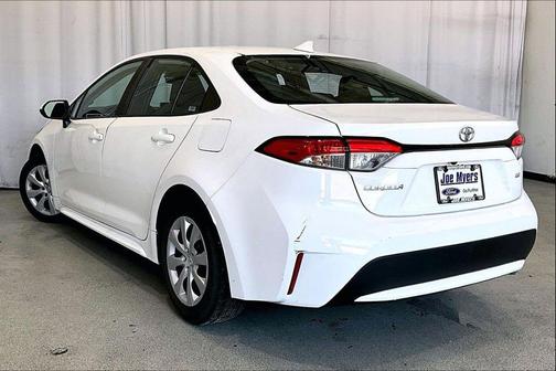 Super White 2021 Toyota Corolla LE