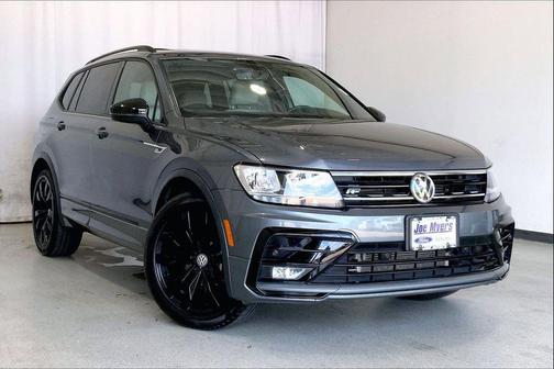 Platinum Gray Metallic 2021 Volkswagen Tiguan 2.0T SE R-Line Black