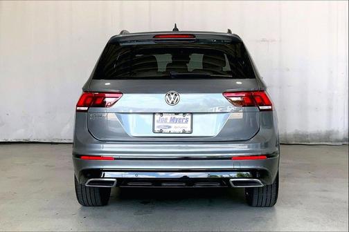 Platinum Gray Metallic 2021 Volkswagen Tiguan 2.0T SE R-Line Black