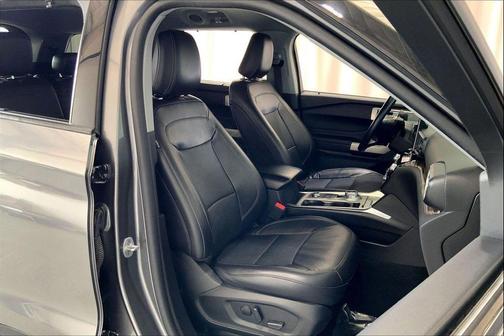 Carbonized Gray Metallic 2023 Ford Explorer Limited