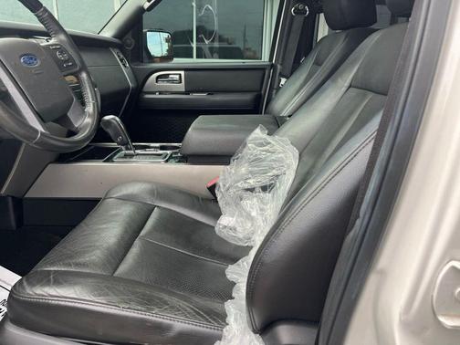 White Platinum Clearcoat Metallic 2014 Ford Expedition EL Limited