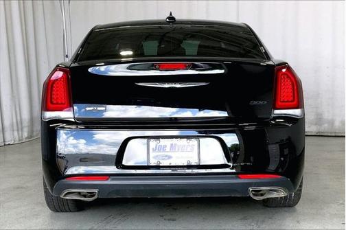 2020 Chrysler 300 Touring