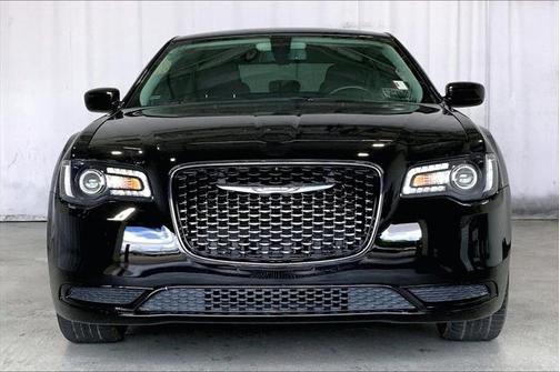 2020 Chrysler 300 Touring