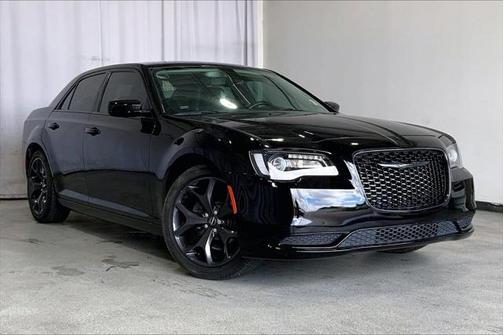 2020 Chrysler 300 Touring