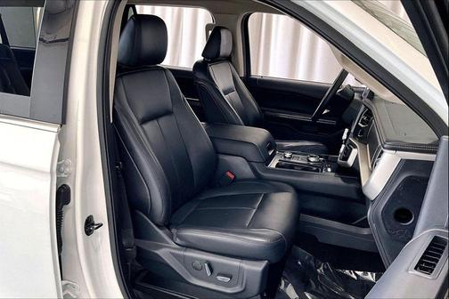 Star White Metallic Tri-Coat 2022 Ford Expedition Max XLT