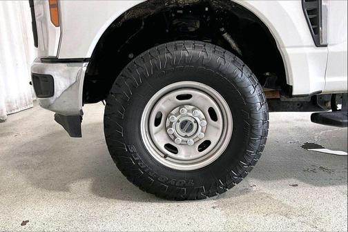 Oxford White 2024 Ford F-250 XL