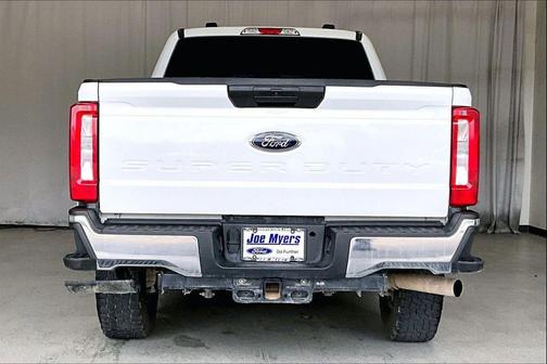 Oxford White 2024 Ford F-250 XL