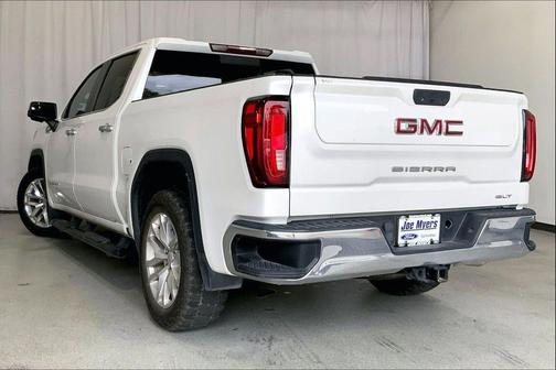 White Frost Tricoat 2021 GMC Sierra 1500 SLT