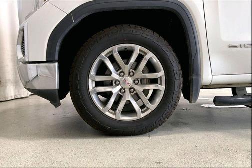 White Frost Tricoat 2021 GMC Sierra 1500 SLT