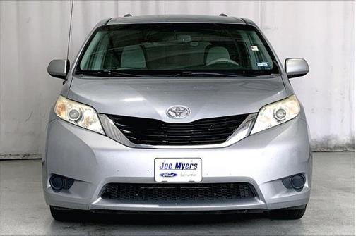 2014 Toyota Sienna LE