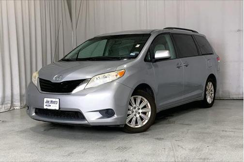 2014 Toyota Sienna LE