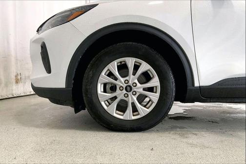 Oxford White 2023 Ford Escape Active