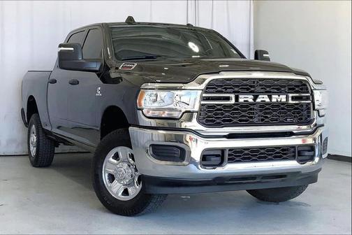 2024 RAM 2500 Tradesman Crew Cab 4x4 6'4' Box