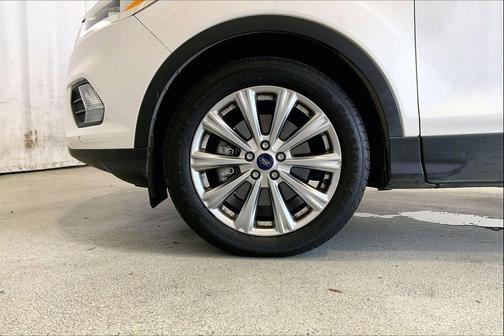 White Platinum Clearcoat Metallic 2018 Ford Escape Titanium